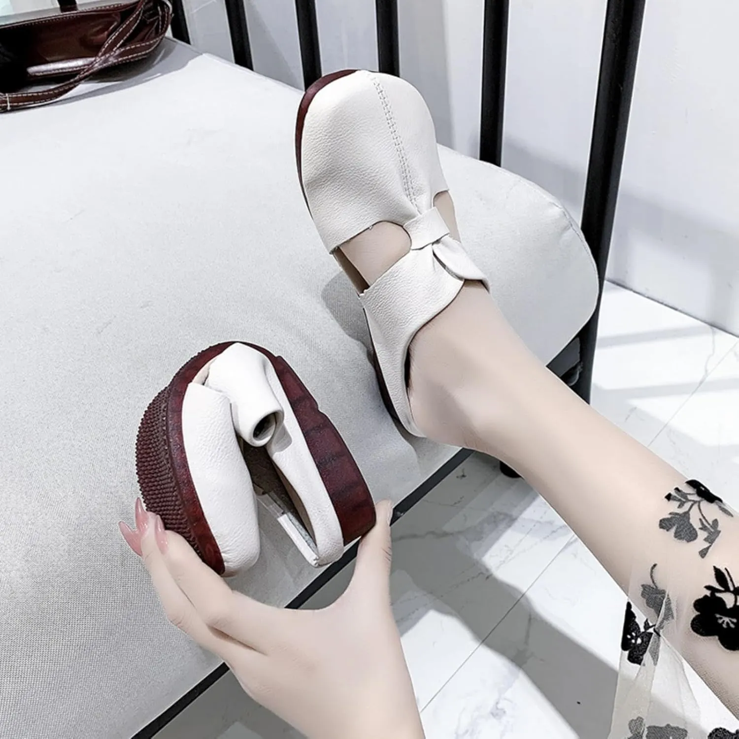 Cut Out Design Flat Mules Lightweight Round Toe Mules Comfortable Soft Sole Knot Sandals Non-Slip Backless Sandal Wear-Resistant and Non-Slip Slippers Beach Vacation Shoes
