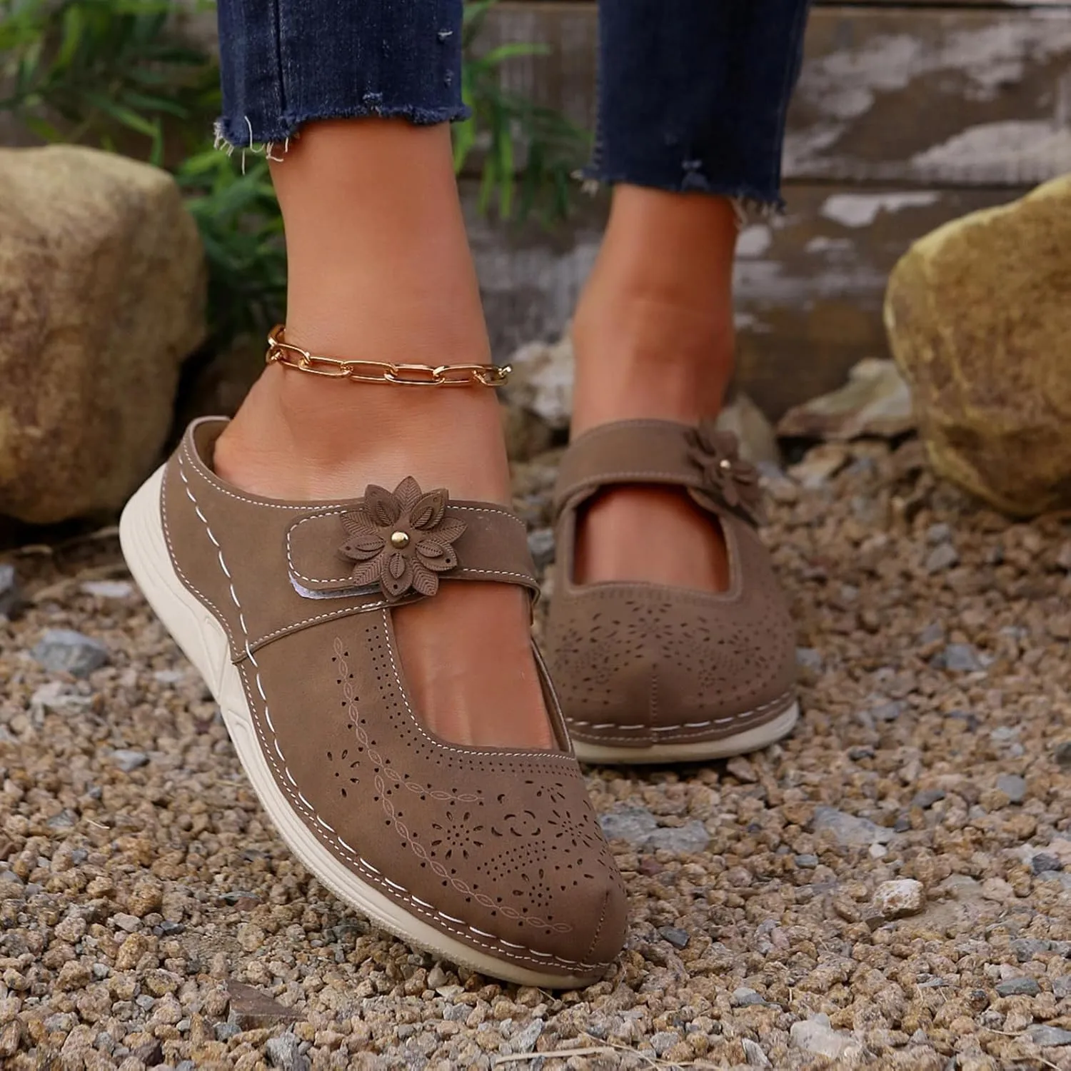 Mules for Women Leather Mary Jane Clogs Dressy Casual Slip On Comfortable Wedge Flowers Sandals Lightweight Closed Toe Sandal Outdoor Boho Beach Shoes with Arch Support