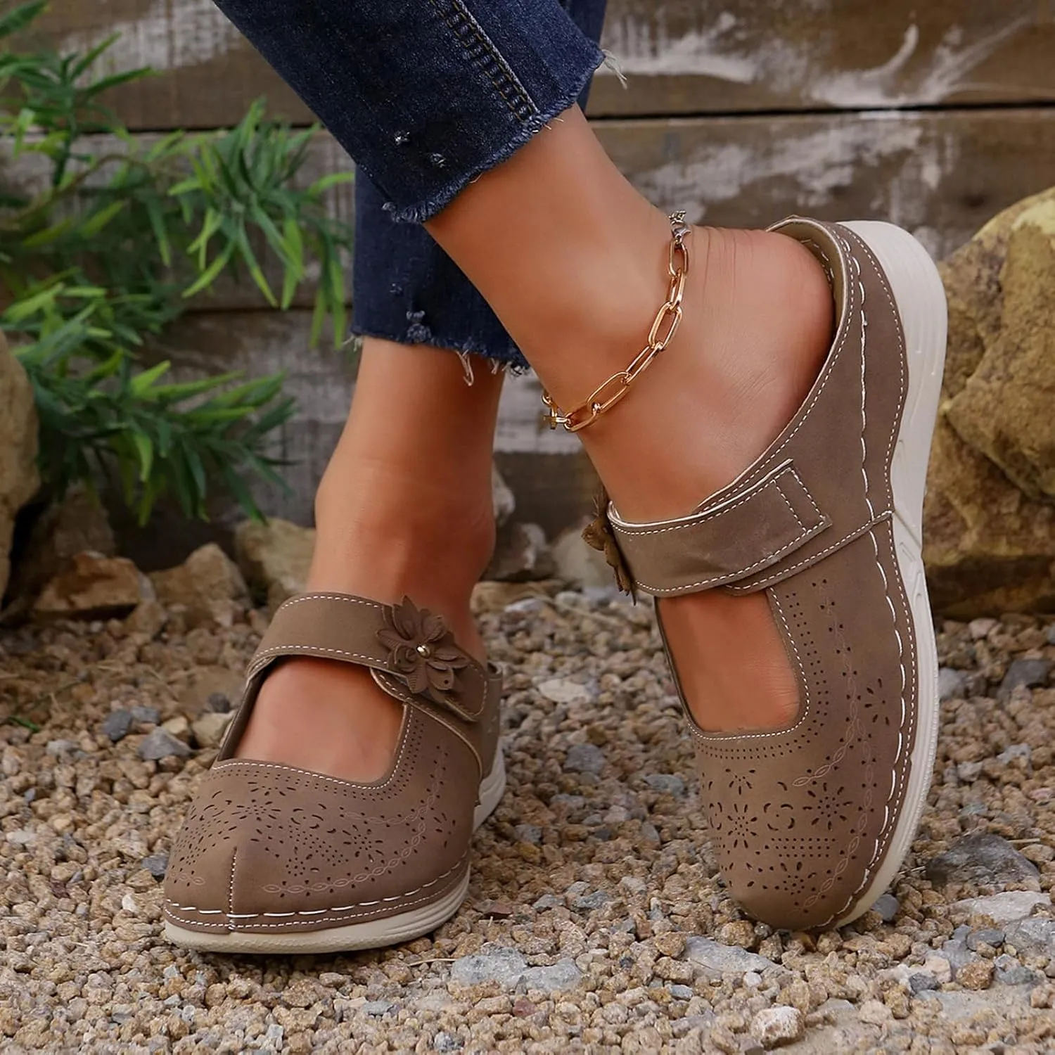 Mules for Women Leather Mary Jane Clogs Dressy Casual Slip On Comfortable Wedge Flowers Sandals Lightweight Closed Toe Sandal Outdoor Boho Beach Shoes with Arch Support