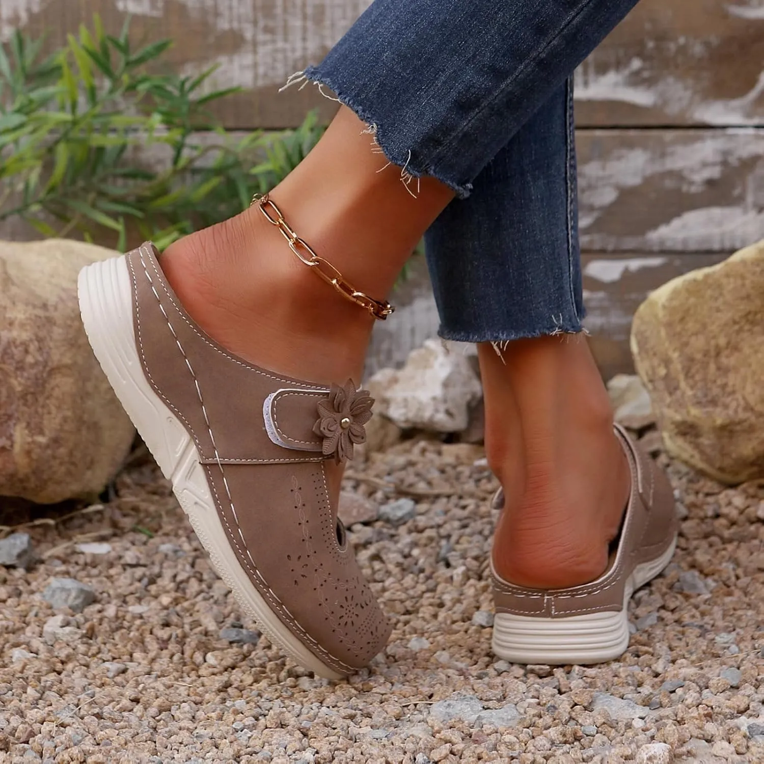 Mules for Women Leather Mary Jane Clogs Dressy Casual Slip On Comfortable Wedge Flowers Sandals Lightweight Closed Toe Sandal Outdoor Boho Beach Shoes with Arch Support