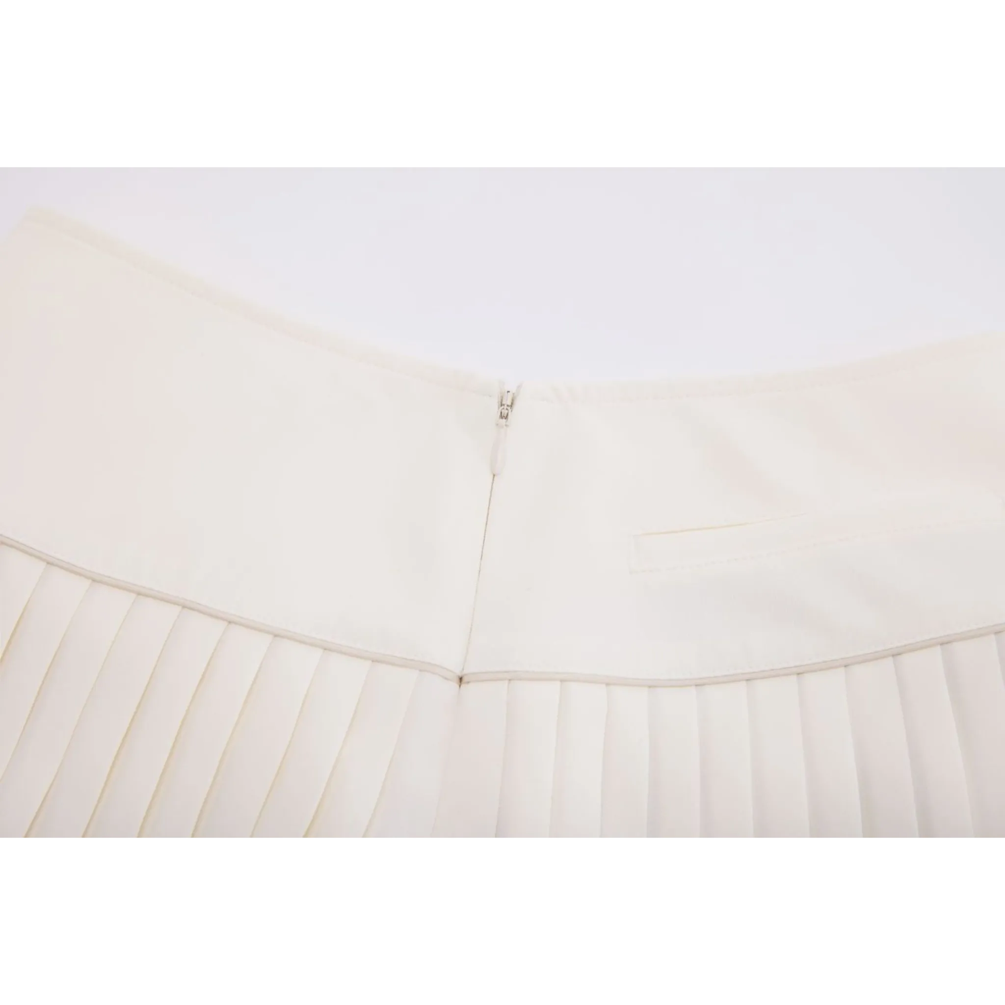 SILK TWIST FLARE PLEATS SKIRT