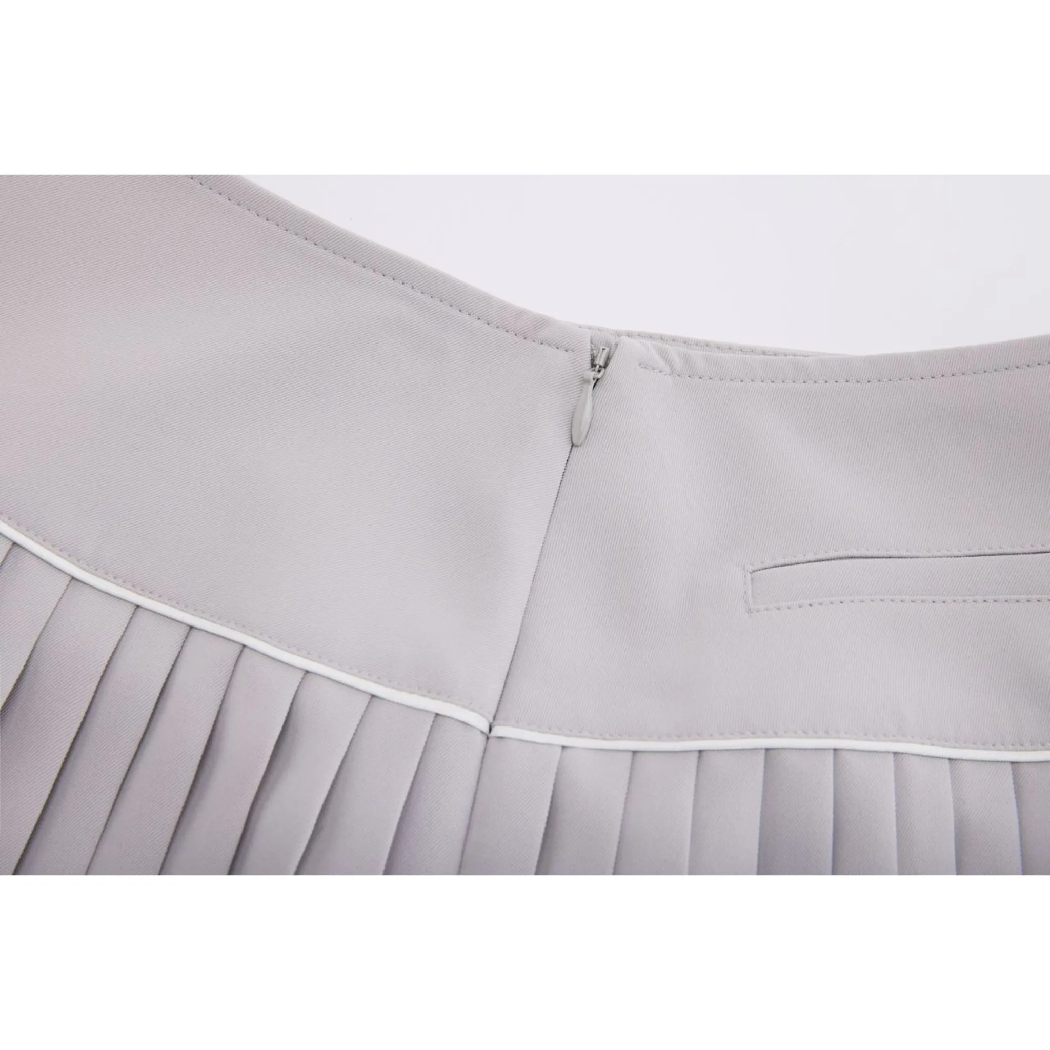 SILK TWIST FLARE PLEATS SKIRT