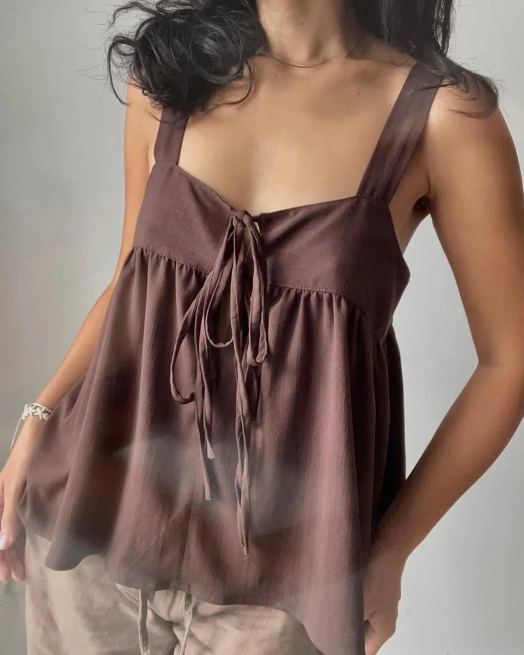 Women Square Neck Tank Top Y2k Bow Tie Front Adjustable Straps Pleated Cami Top Sleeveless Flowy Loose Shirt Blouse