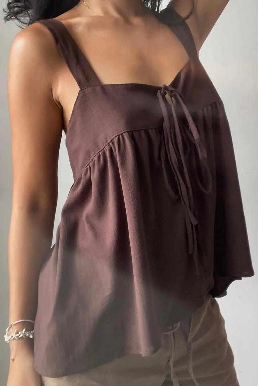 Women Square Neck Tank Top Y2k Bow Tie Front Adjustable Straps Pleated Cami Top Sleeveless Flowy Loose Shirt Blouse