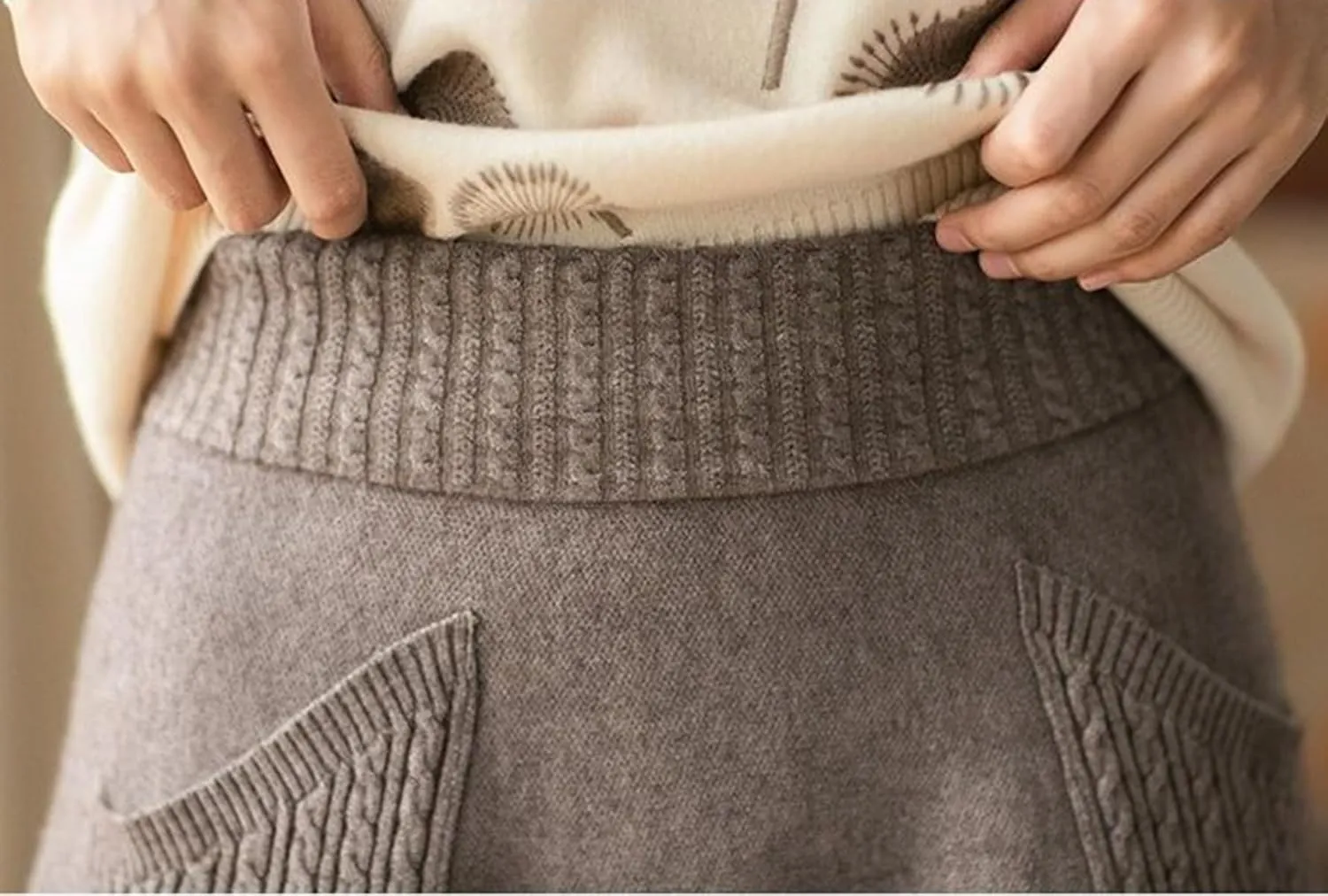Womens Knit Midi Skirt with Pockets Elastic High Waist Pleated Skirt Fall Winter Long A Line Skirt