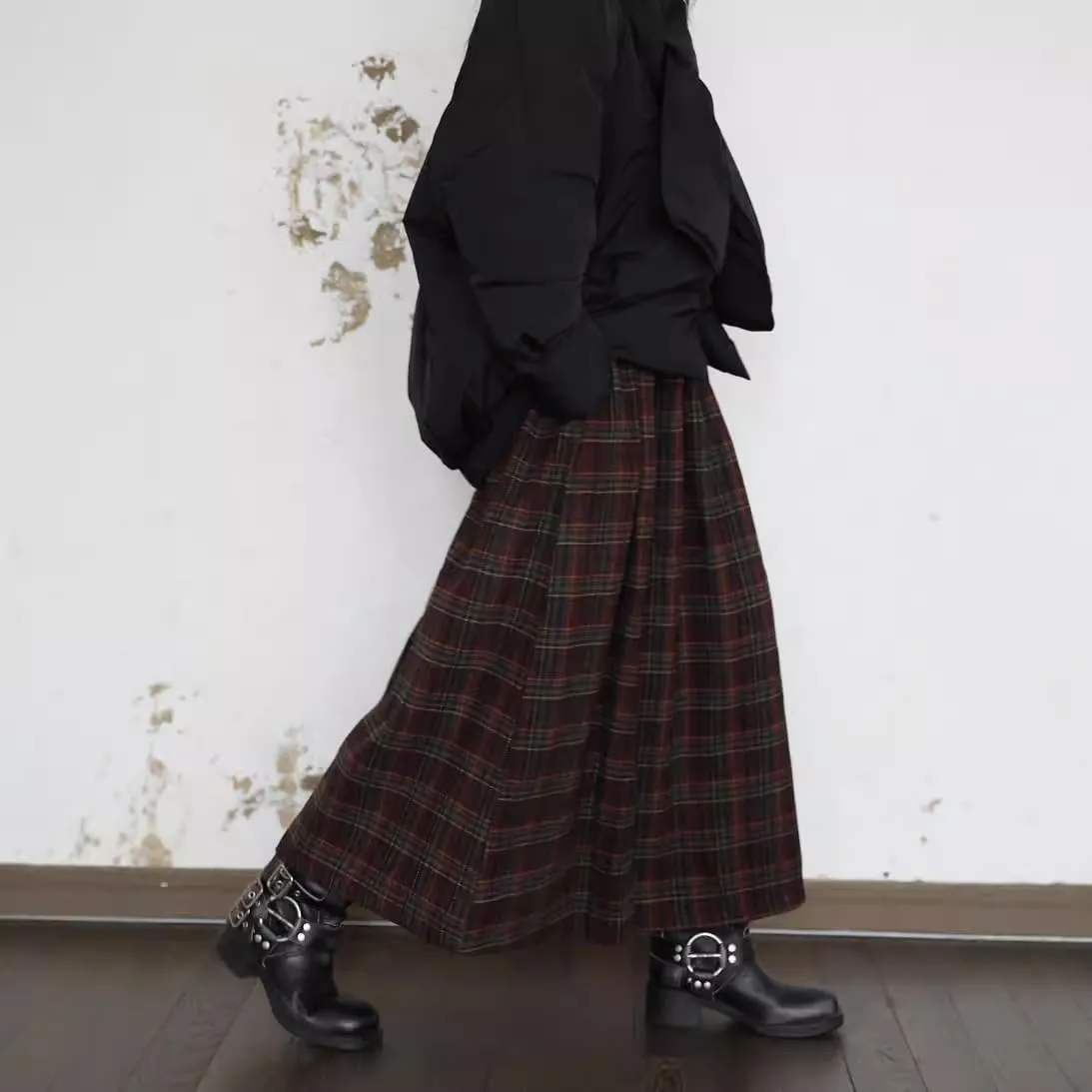 Women's Vintage Plaid Skirts Y2K Fairy Grunge Emo A-Line Tartan Long Skirts Acubi Alt Maxi Skirt Preppy Clothes